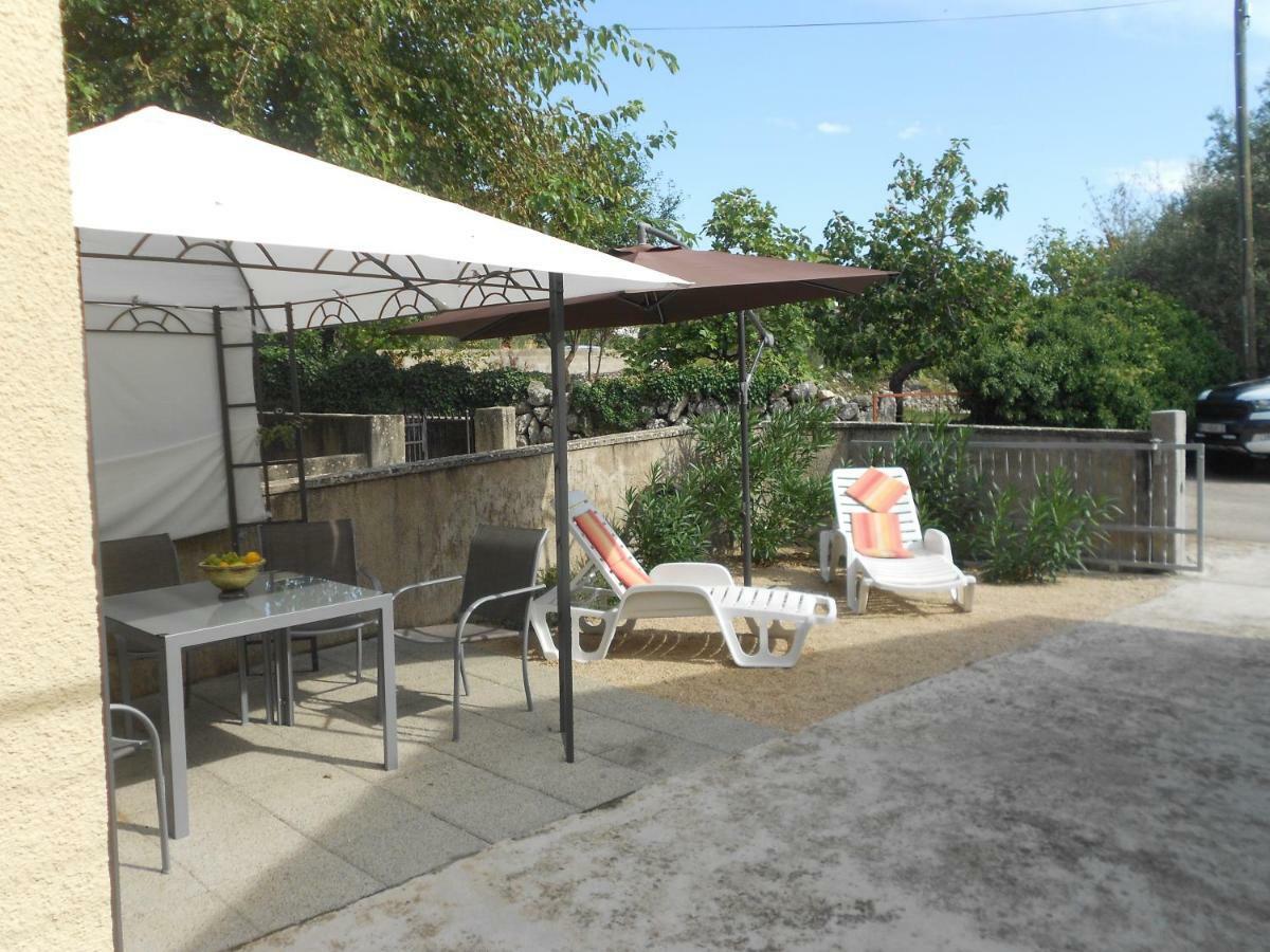 Holiday Home Mery By El-Pi Tours Malinska Exterior foto